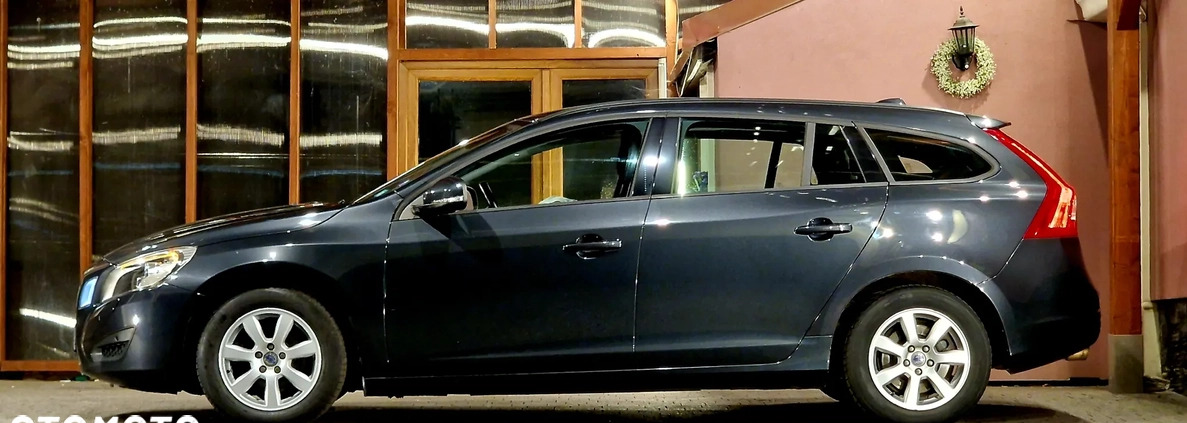 Volvo V60 cena 32999 przebieg: 220000, rok produkcji 2013 z Lubycza Królewska małe 667